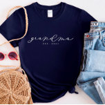 Camiseta personalizada de la abuela<br><div class="desc">¡Siempre agregamos nuevos diseños a diario!</div>