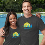 Camiseta Personalizado Camisas de bolas de imprenta 3 línea<br><div class="desc">Defiéndese en la cancha con esta camisa de pickleball personalizado. Ideal para torneos,  clubes,  camisetas de jugadores a juego o para el juego diario. Añadir 3 líneas de texto personalizado: nombres,  fechas,  etc. o borrar.</div>