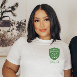 Camiseta Personalizado Camp Bachelorette Party recibe luz