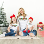 Camiseta Personalizado con Navidades familiares de nombre c<br><div class="desc">Celebra la alegría de la unión y la magia de la temporada navideña con nuestros Navidades de familia con nombre y apellidos que emparejan camisetas. Estos camisetas personalizados son la manera perfecta de hacer que sus reuniones familiares sean extraordinarias, creando recuerdos preciados que durarán toda la vida. Personalice cada camisa...</div>