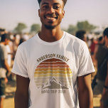 Camiseta Personalizado de la Reunión de la Familia del Sol<br><div class="desc">Esta fresca puesta de sol de época naranja sobre montañas rocosas en la naturaleza es una gran imagen para un conjunto de camisetas personalizadas para una reunión familiar, un viaje por carretera o unas vacaciones de verano. Conmemorar tu semana de vacaciones con lentes de amor para mamá, papá, hermano y...</div>