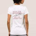 Camiseta Personalizado de viaje de fin de semana de Chicas<br><div class="desc">La camiseta del Personalizado de viaje de fin de semana de Chicas personalizados con texto editable y texto para su fecha,  destino o ubicación,  nombre y cita divertida como "besties,  brotes y bebidas" hace un placer divertido y útil para su equipo de viajes o damas de honor.</div>