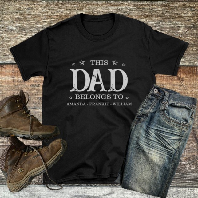 Camiseta Personalizado, este papá pertenece al día del padr (Subido por el creador)