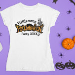 Camiseta Personalizado Familia Halloween Fiesta Skeleton Mu<br><div class="desc">Camiseta femenina de la fiesta de Halloween,  personalizado de Guay,  que presenta un escrúpulo tremendo colgando de un espeluznante naranja y texto negro y un impresionante Jack O Lantern. Personalizar con su gran información para todos sus huéspedes.</div>