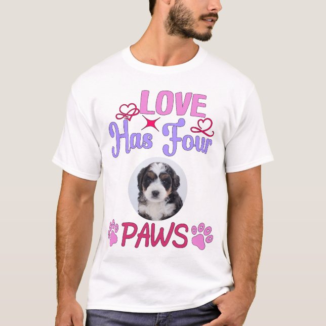 Camiseta Personalizado Foto Amor Tiene Cuatro El día de San (Anverso)