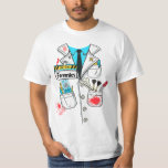 Camiseta Personalizado Funny Forensic Science Lab Costume d<br><div class="desc">Vestido como el científico forense supremo con nuestra "Divertida camiseta de vestuario del laboratorio de ciencias forenses de Personalizado". Esta camisa presenta un hilarante diseño de capa de laboratorio, con bolsillos llenos de informes de ADN, herramientas forenses y una serie de huesos. Personalízalo con tu nombre o profesión para un...</div>