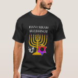 Camiseta Personalizado HANUKKAH<br><div class="desc">Elegante y elegante camiseta HANUKKAH, diseñada con una falsa menorah dorada, la colorida estrella de David y el dreidel plateado más la GREETING de PERSONALIZABLE, para que puedas crear tu propio saludo. Ideal para la temporada de Hanukkah. Elija entre una amplia sección de prendas de vestir y regalos de Hanukkah,...</div>