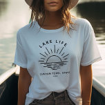 Camiseta Personalizado Lake Life Sunset Minimalista Boho mo<br><div class="desc">¡Vibes del lago Boho! Lleva la magia de la puesta de sol de la ciudad con nuestras propias camisetas. Personalizado,  moderna y perfecta para sus vacaciones en el lago. 🌅 👜.</div>