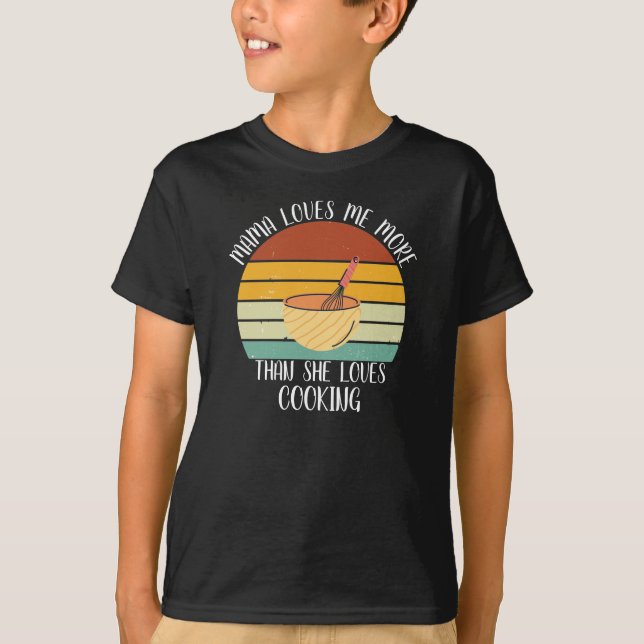 Camiseta PERSONALIZADO Mamá Me Ama Más Que A Cocinar (Anverso)