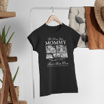 Camiseta Personalizado Mom Collage de fotos T-Shirt<br><div class="desc">Este Día de la Madre, denle un regalo que realmente dice mucho. Nuestra elegante camiseta cuenta con una encantadora colección de 5 imágenes de sus preciosos hijos, que abarcan el amor puro y el vínculo compartido. Con las más sentidas palabras, 'te amamos mamá' y los nombres de los niños colocados...</div>