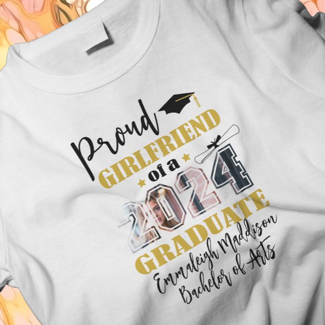 Camiseta Personalizado Orgullosa Novia Foto Graduada 2024 (Subido por el creador)