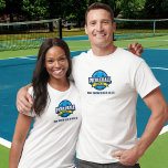 Camiseta Personalizado T-Sh del Torneo del Equipo de Pickle<br><div class="desc">Muéstrale al mundo que juegas pickleball con esta camiseta con el logo de un pickleball azul y amarillo. Ideal para clubes de pickleball,  equipos,  como camisetas de torneos a juego o ropa de uso diario.</div>