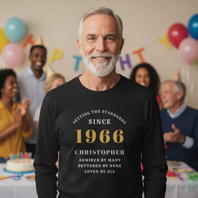 Camiseta Personalized 60th Birthday 1966 Add Name (Born 1966 birthday long sleeve t-shirt. Party background.)