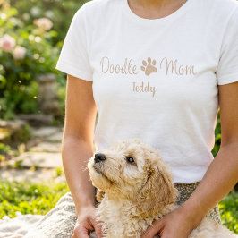 Camiseta Personalized Doodle Mom Paw Print with Dog Name