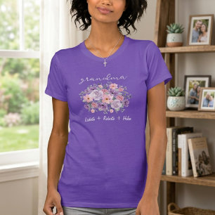 Camiseta Personalized Grandma Shirt with Rose Bouquet