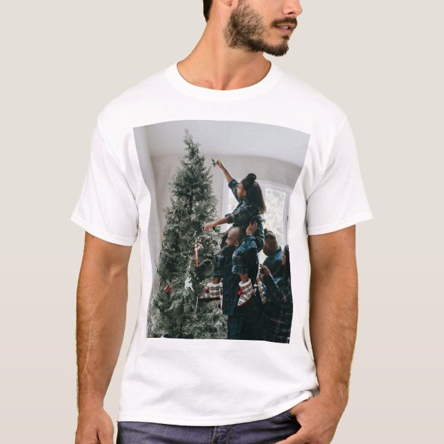 Camiseta Personalized Two Sided Family Christmas Photo  (Anverso)