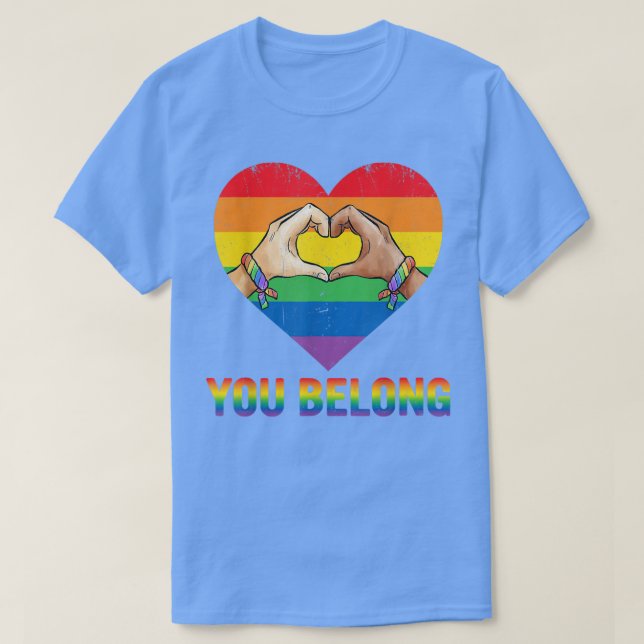 Camiseta Pertenece a LGBTQ+ Orgullo gay arcoiris LGBT (Diseño del anverso)