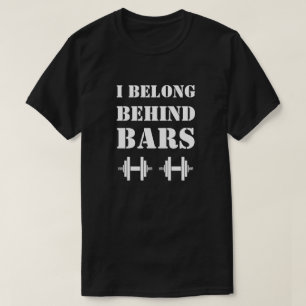 Camiseta PERTENEZCO DETRÁS DE BARROTES divertida frase de e