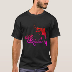 Camiseta pesca de lubina suelta después de captura lubina d