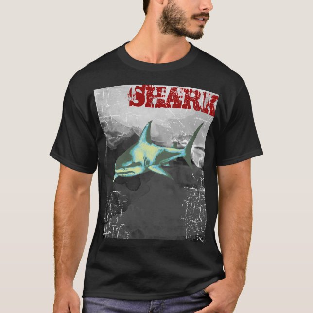 Camiseta Pescado de tiburón peligroso y salvaje en el mar d (Anverso)