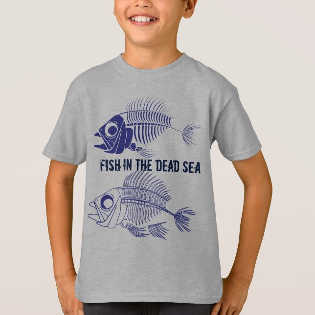 Camiseta "Pescado en el Mar Muerto" con esqueletos de peces (Anverso)