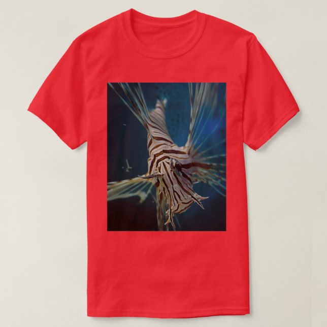 Camiseta Pescado en un tanque (Diseño del anverso)