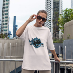 Camiseta Pescado monstruo comiendo tiburón