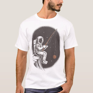 Camiseta Pescador Espacial – Astronauta Atrapando el Sol y