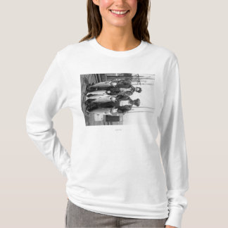 Camiseta Pescadores y salmones en muelles, Washington