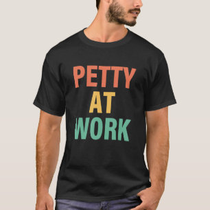 Camiseta Petty En El Aparato De Trabajo