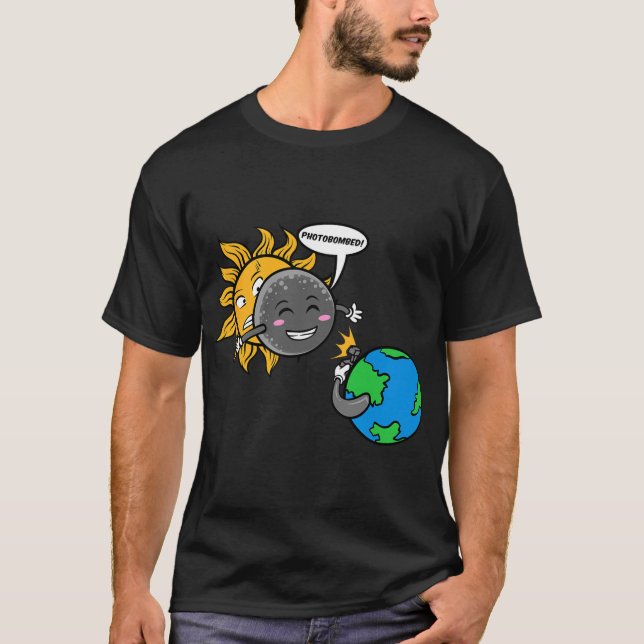 Camiseta ¡Photobomb! Eclipse solar total de 2024 (Anverso)