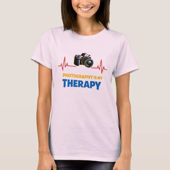 Camiseta Photography Is My Therapy Heartbeat Camera Graphic (Anverso)