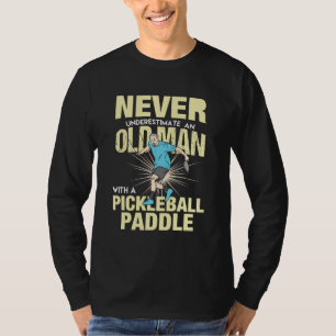 Camiseta Pickleball - Anciano con una paleta de pickleball