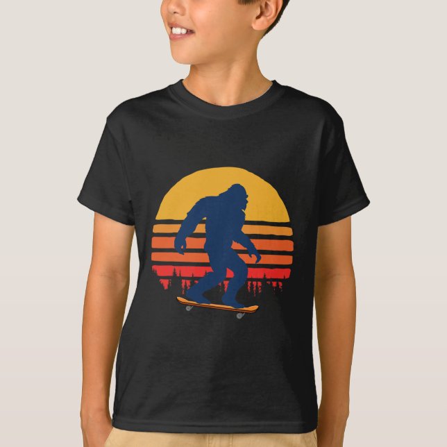 Camiseta Pie Grande con Longboard - Monopatín 1 (Anverso)