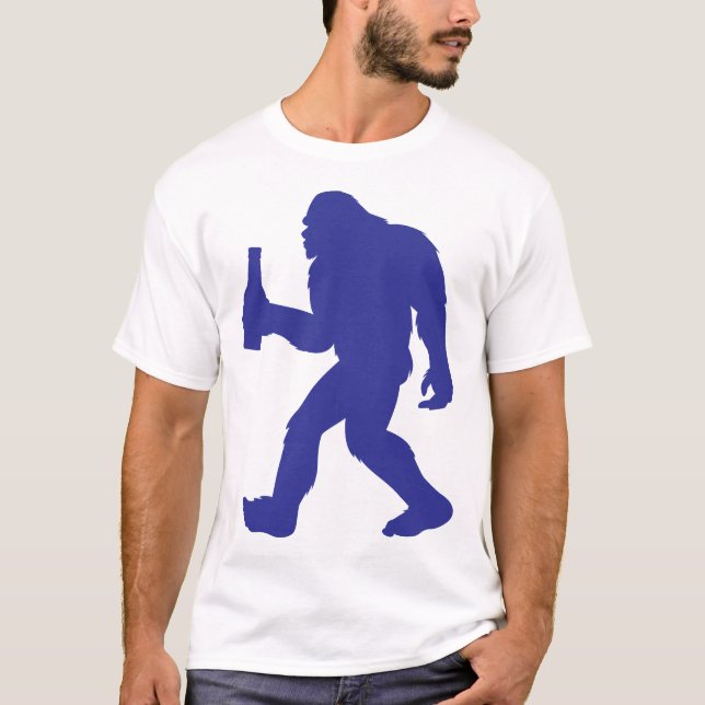Camiseta Pie grande sosteniendo una cerveza (Anverso)
