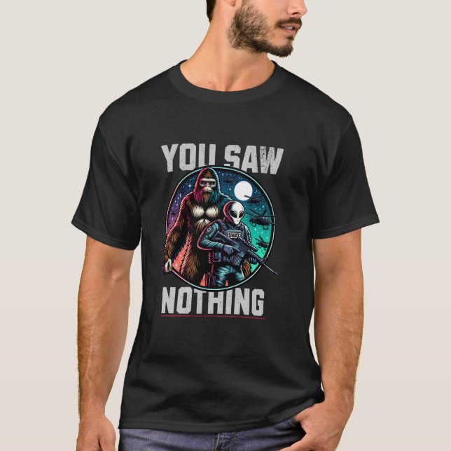 Camiseta Pie grande y SWAT alienígena No viste nada de poli (Anverso)