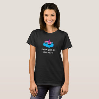 Camiseta Piense fuera de la caja