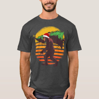 Camiseta Pies de gran altura en bosque con árboles de navid