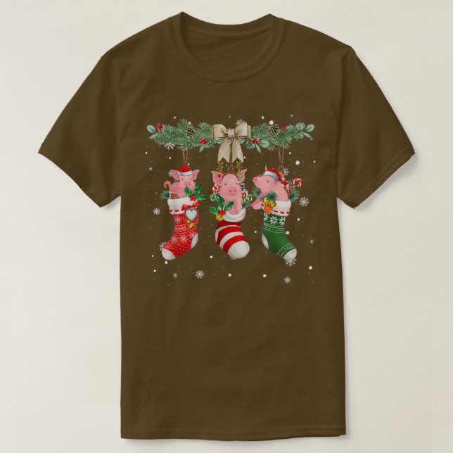 Camiseta Pig In Christmas Socks - Pig Loves Xmas  (Diseño del anverso)