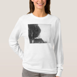 Camiseta Pila de la madera de construcción fuera de la