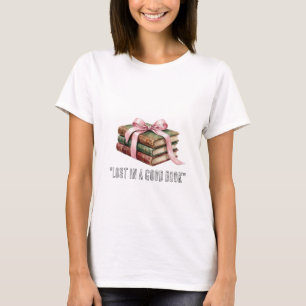 Camiseta Pila de Libros Antiguos con Lazo de Cinta Rosa - O