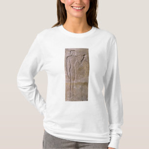 Camiseta Pilar que representa a una mujer que huele una