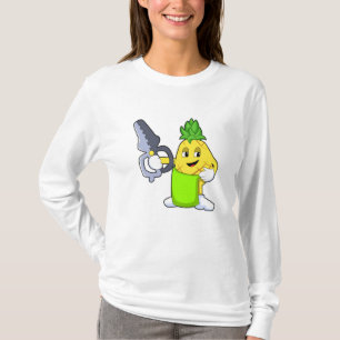 Camiseta Piña como peluquero con tijeras y Razor