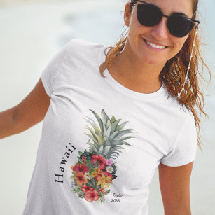 Camiseta Piña tropical hawaiana con flores, nombre familiar