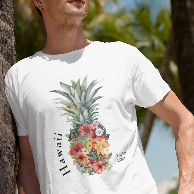 Camiseta Piña tropical hawaiana con flores, nombre familiar (Subido por el creador)
