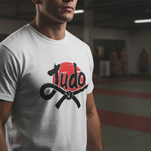 Camiseta Pincel de Judo y Cinturón Negro – Sol Naciente