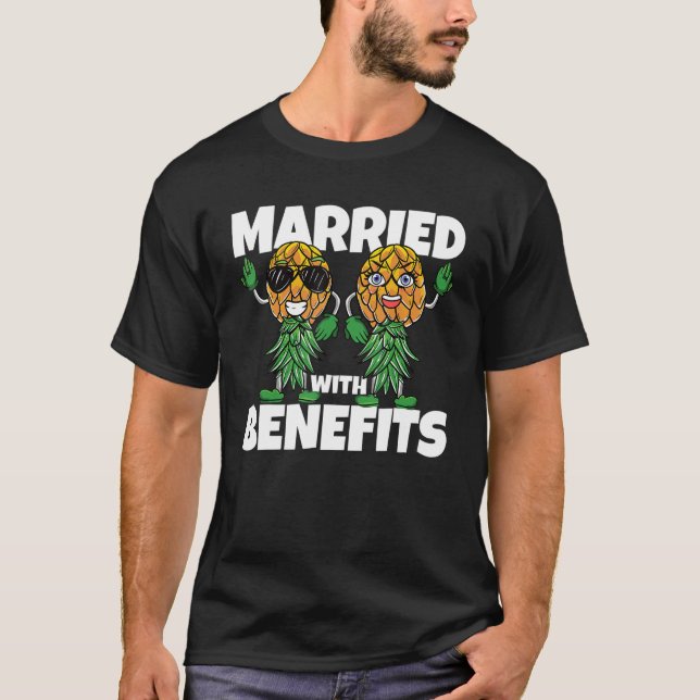 Camiseta Pineapple De Upside Down Casada Con Beneficios (Anverso)