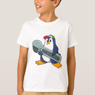 Camiseta Pingüino como Mecáhaico con Herramienta