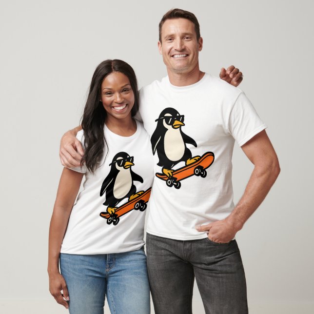 Camiseta Pingüino de Guay en Skateboard (Unisexo)