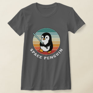 Camiseta Pingüino Espacial Sosteniendo una Espada de Luz
